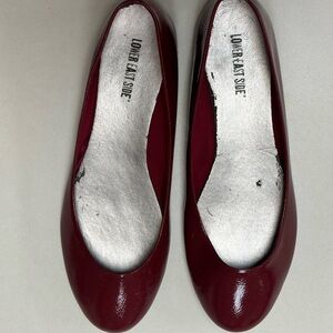 LOWER EAST SIDE Women's Burgundy Flats